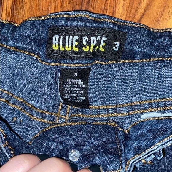4 For $50 🎃 Blue Spice Distressed Denim Shorts Juniors Size 3 - Picture 2 of 3
